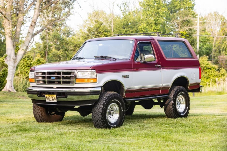 1996 Ford Bronco 4th-5th Generations 1987-1996 sold for $26,000