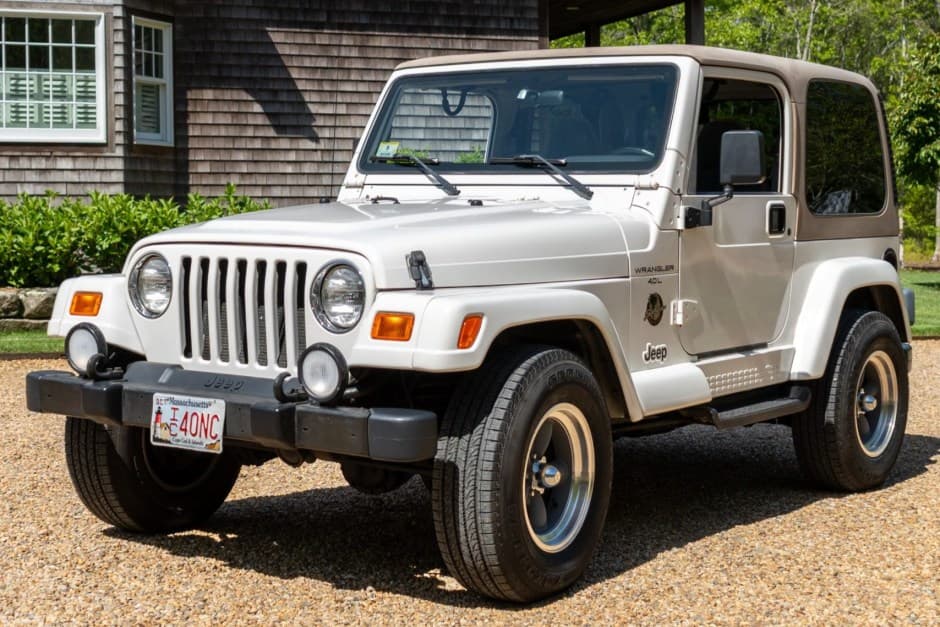 2000 Jeep Wrangler TJ (1997-2006) sold for $15,500