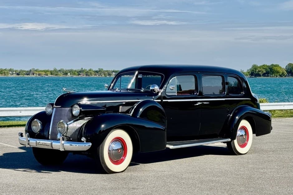 1939 Cadillac Series 75/Fleetwood sold for $18,500
