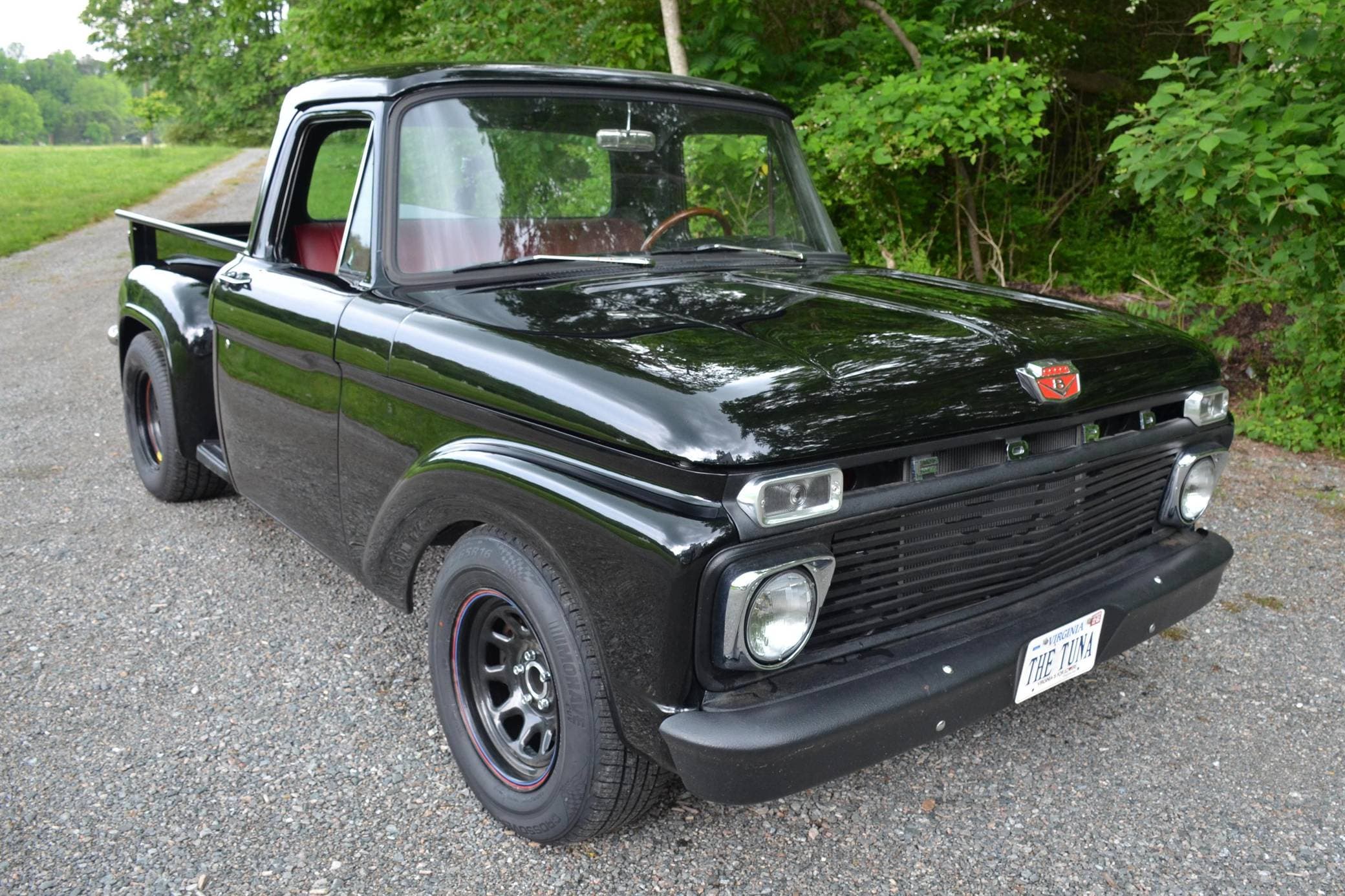 1965 Ford F-100 sold for $8,900