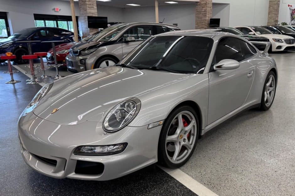 2006 Porsche 997 911 (Non-Turbo/GT2/GT3) sold for $33,500