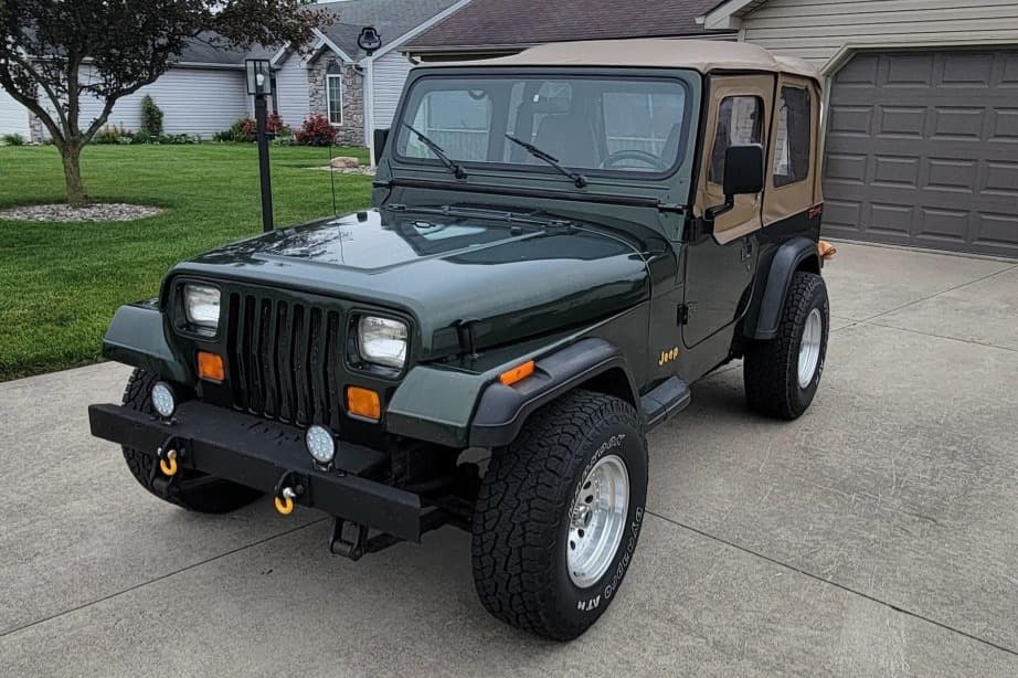 1995 Jeep Wrangler YJ (1987-1995) sold for $9,000