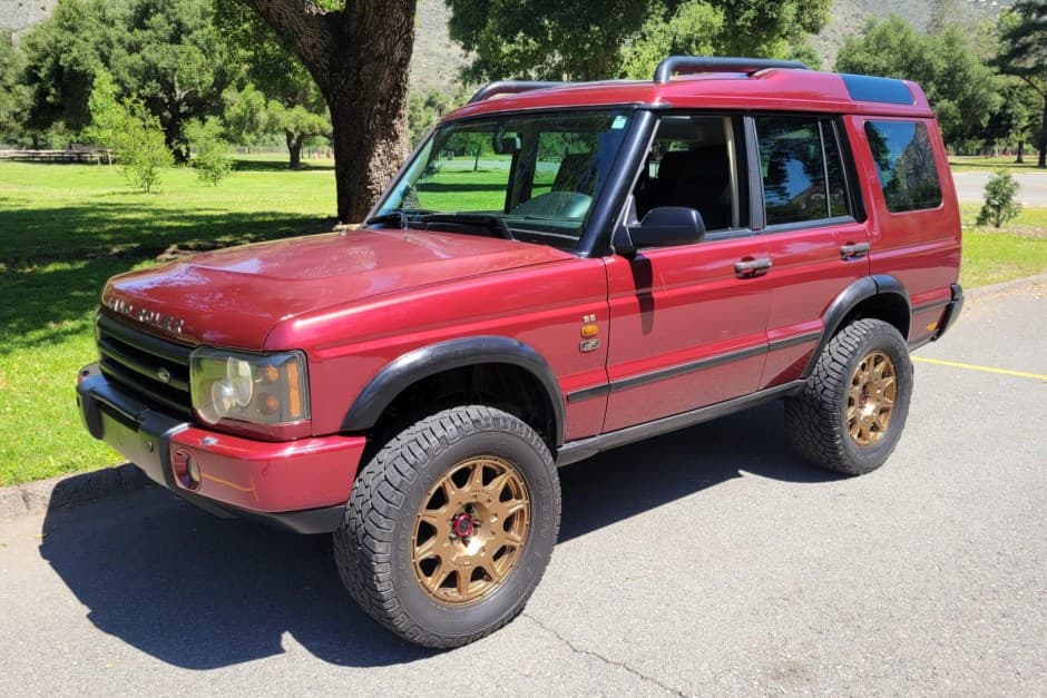 2004 Land Rover Discovery II sold for $8,100
