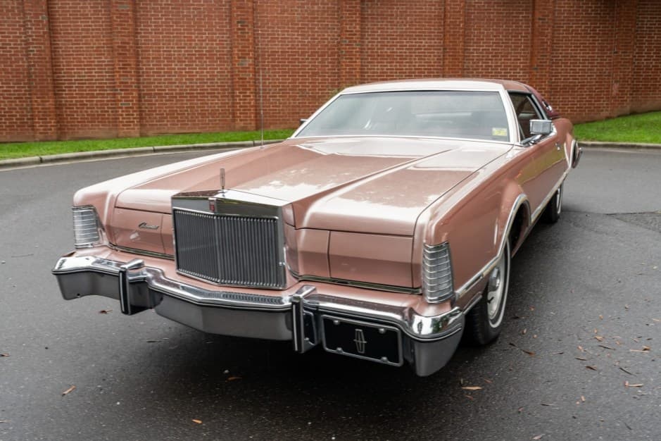 1976 Lincoln Continental Mark IV (1972-1976) sold for $4,300