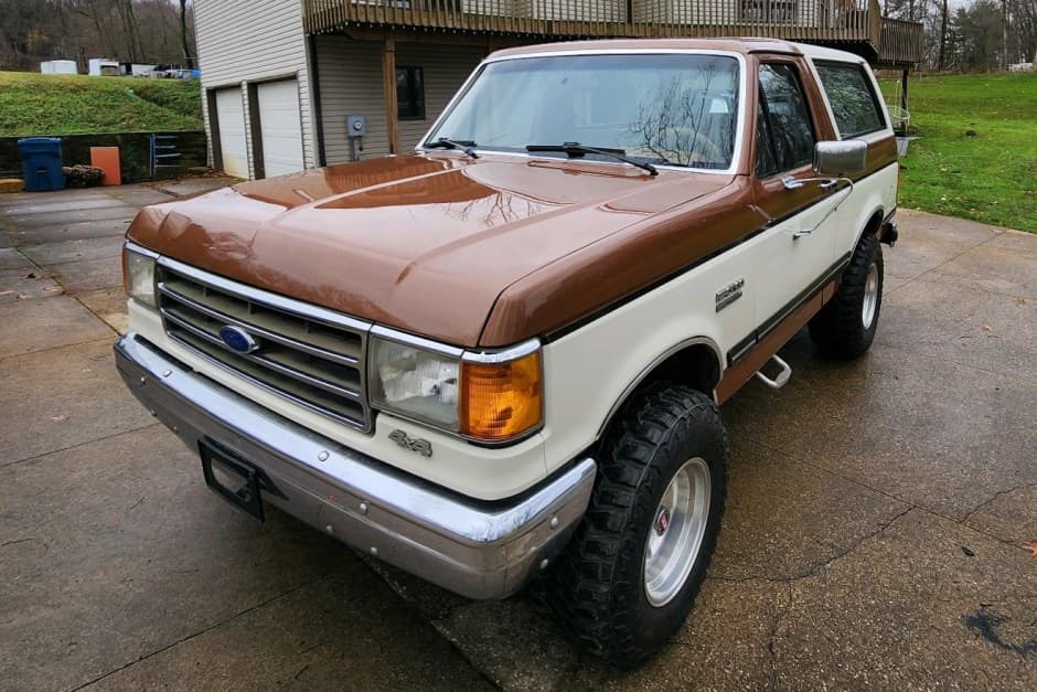 1989 Ford Bronco 4th-5th Generations 1987-1996 sold for $15,000