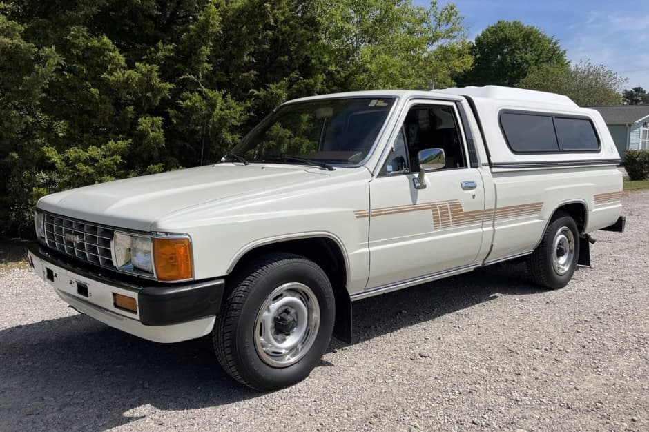 1986 Toyota Pickup (N50/N60/N70 1984-1988) sold for $13,000