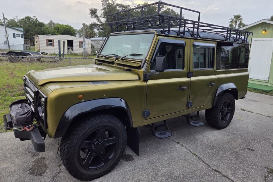 1998 Land Rover 110 / Defender 110 (Euro Spec) sold for $25,000