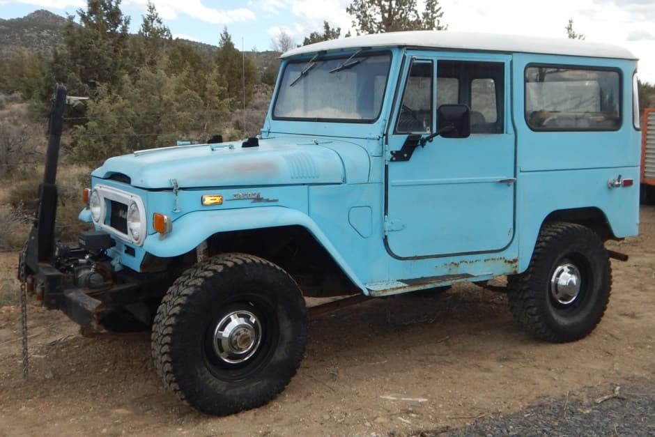 1970 Toyota Land Cruiser FJ40 sold for $7,300