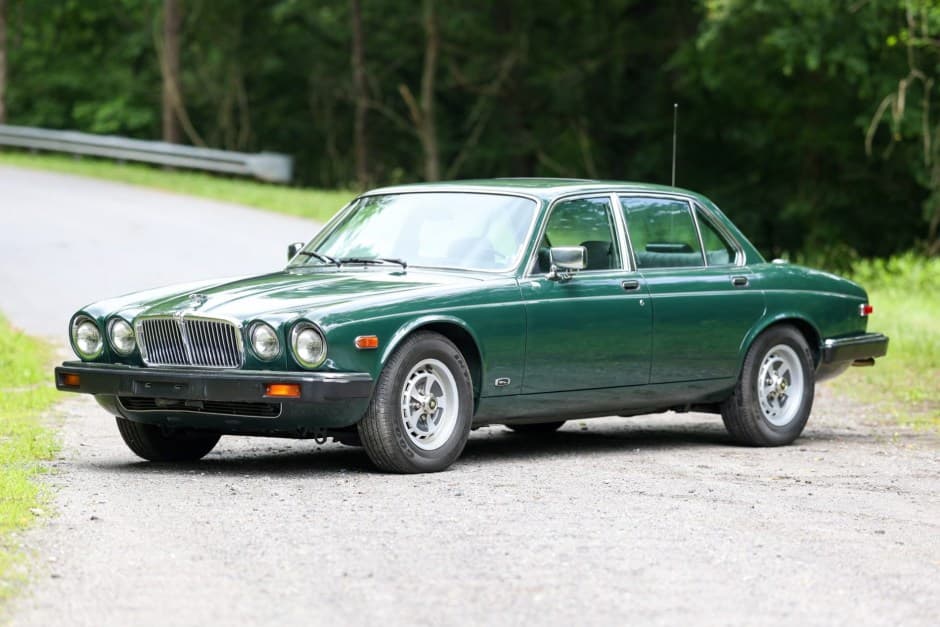 1986 Jaguar XJ Series 3 (1980-1992) sold for $3,900