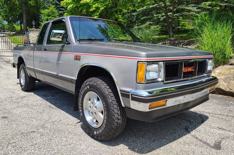 1988 GMC S-15 Sonoma (1982-1993) sold for $27,500