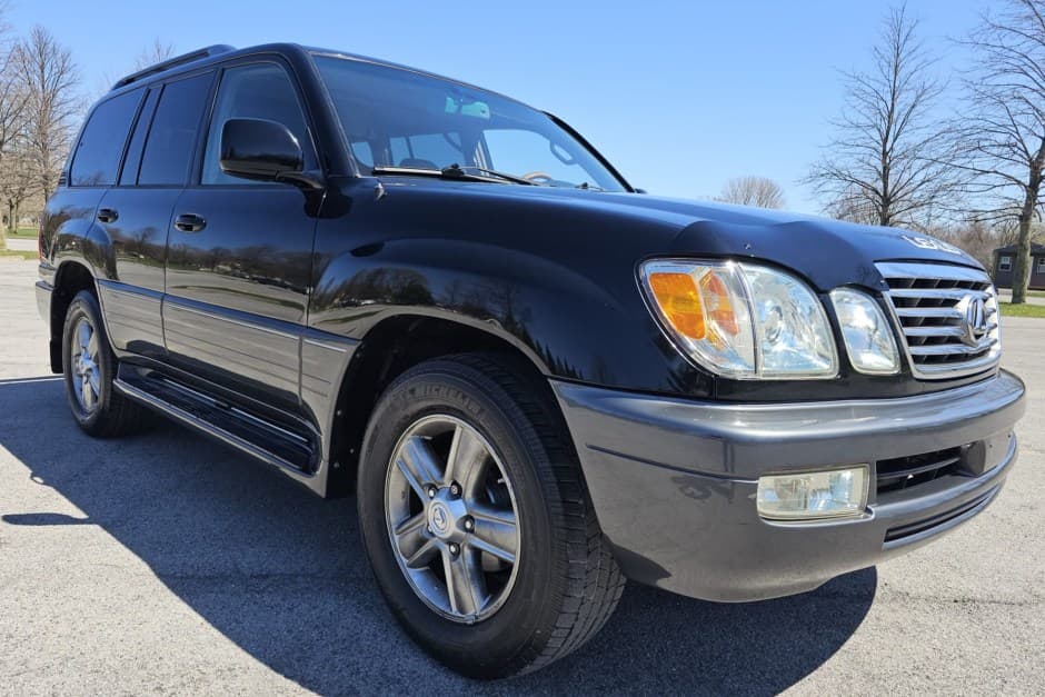 2007 Lexus LX470 sold for $23,250