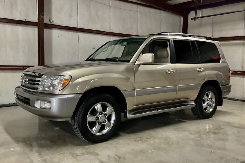 2006 Toyota Land Cruiser 100-Series sold for $37,250