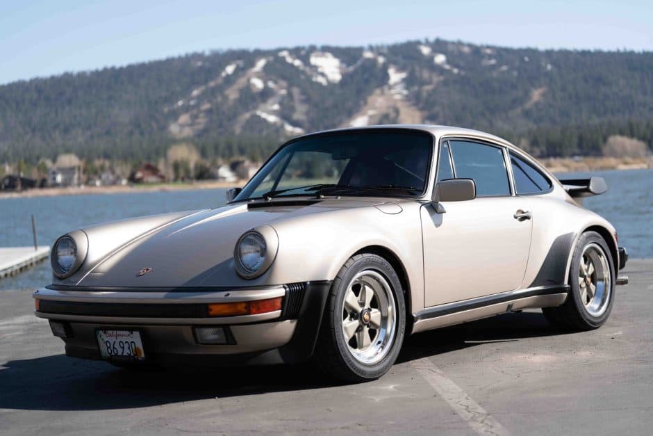 1986 Porsche 930 Turbo sold for $138,930