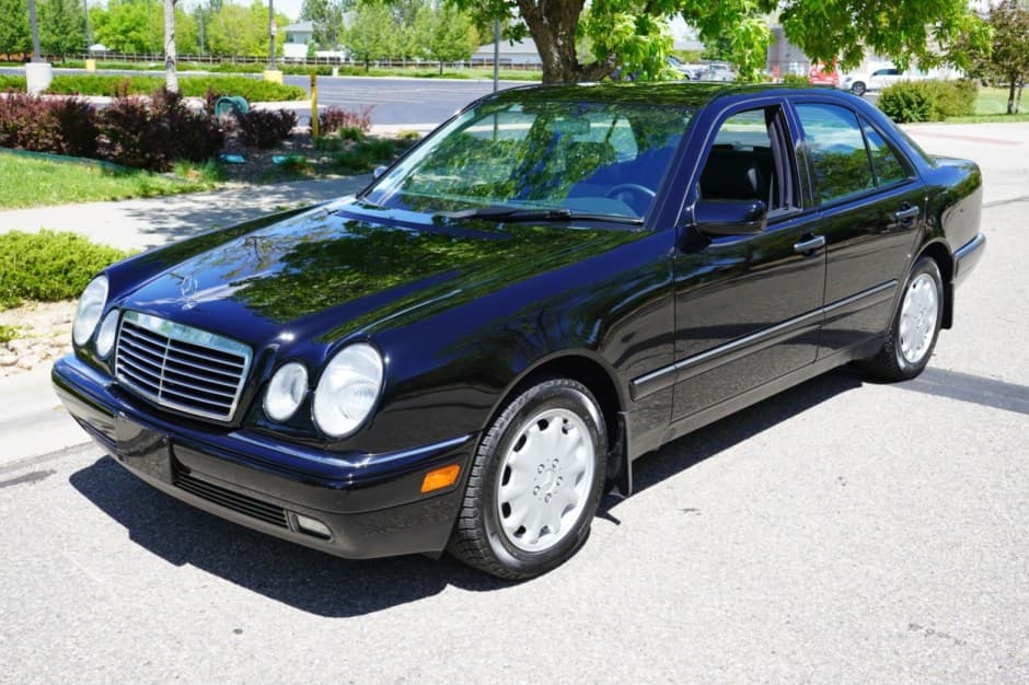 1999 Mercedes-Benz W210 E-Class sold for $34,000