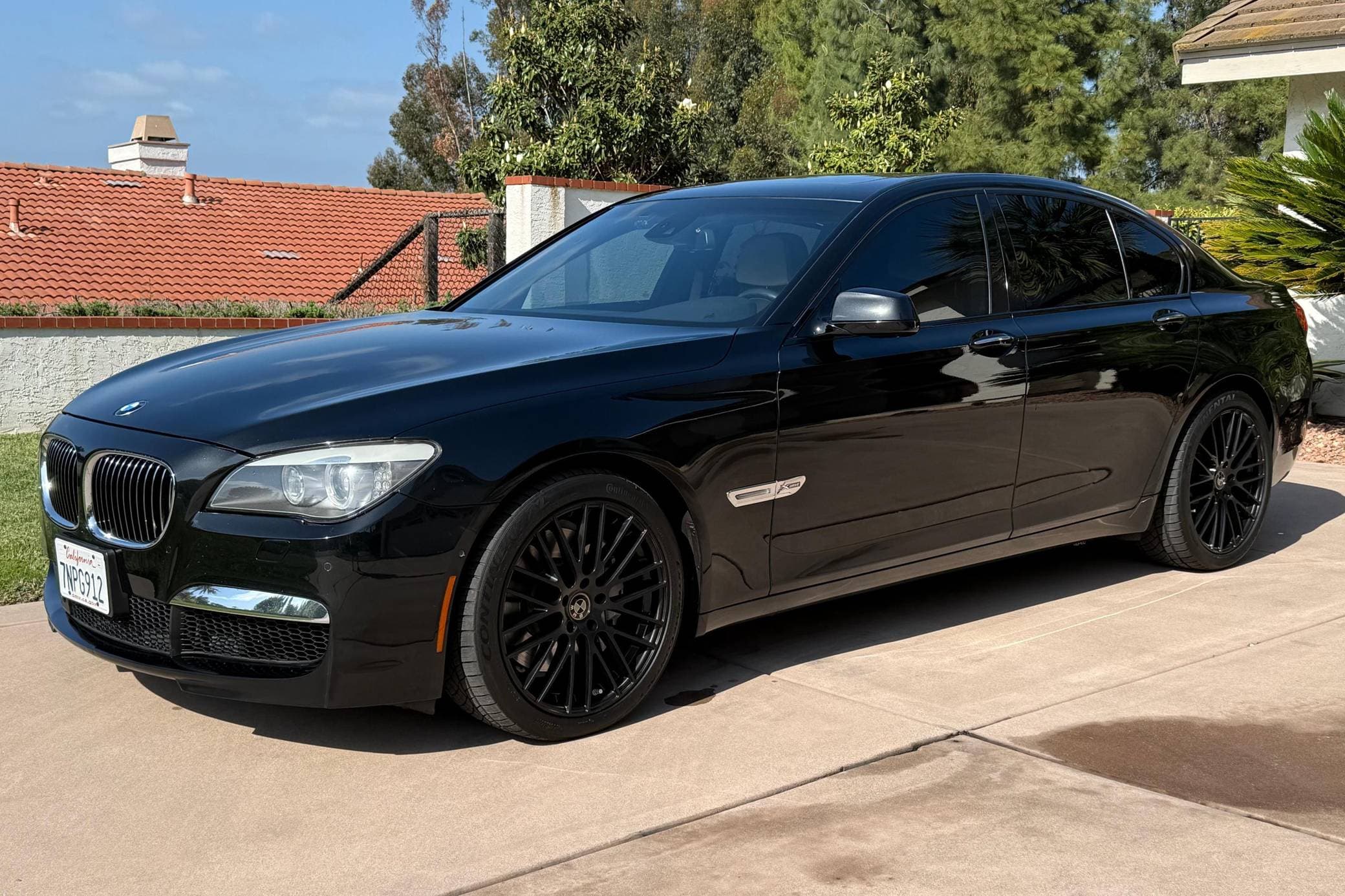 2010 BMW 7 Series sold for $8,000