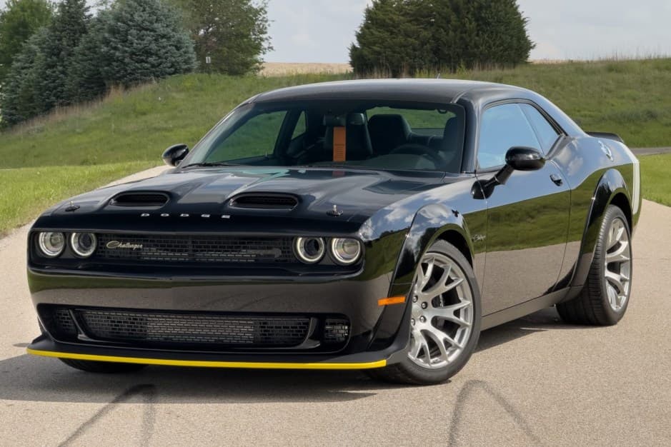 2023 Dodge Challenger SRT Hellcat sold for $128,000