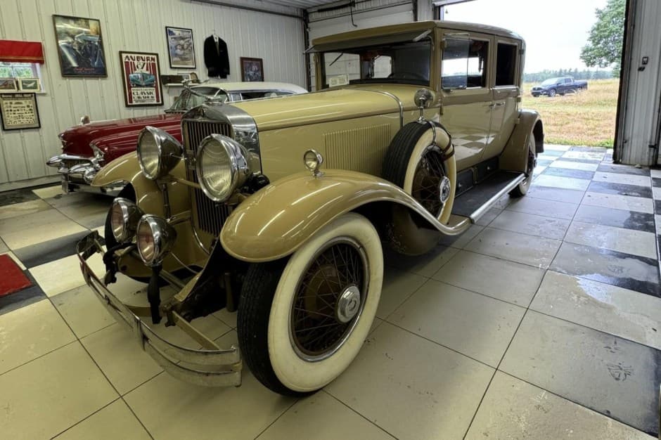 1929 Cadillac V8 sold for $24,000