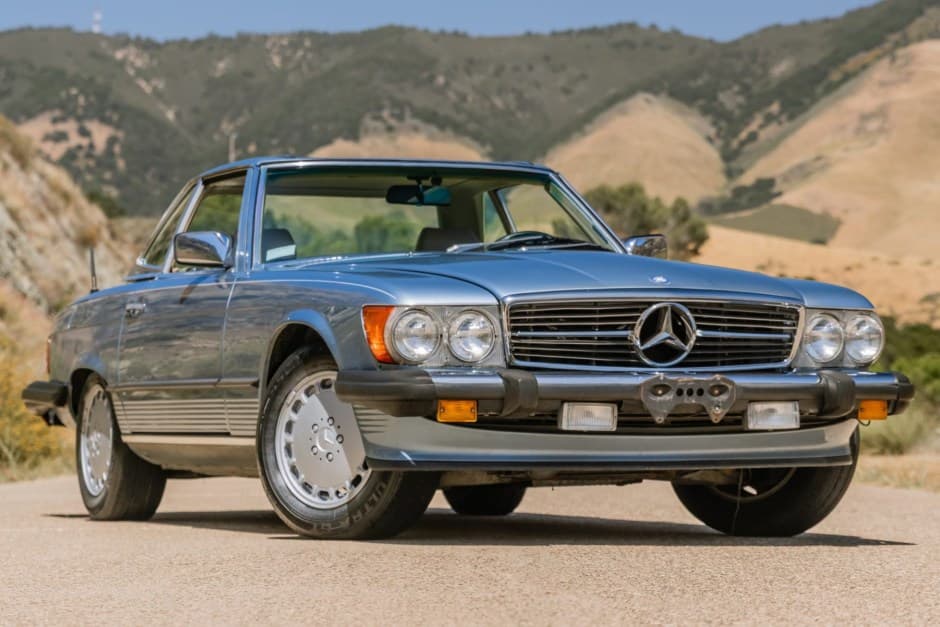 1986 Mercedes-Benz R107 SL sold for $8,800