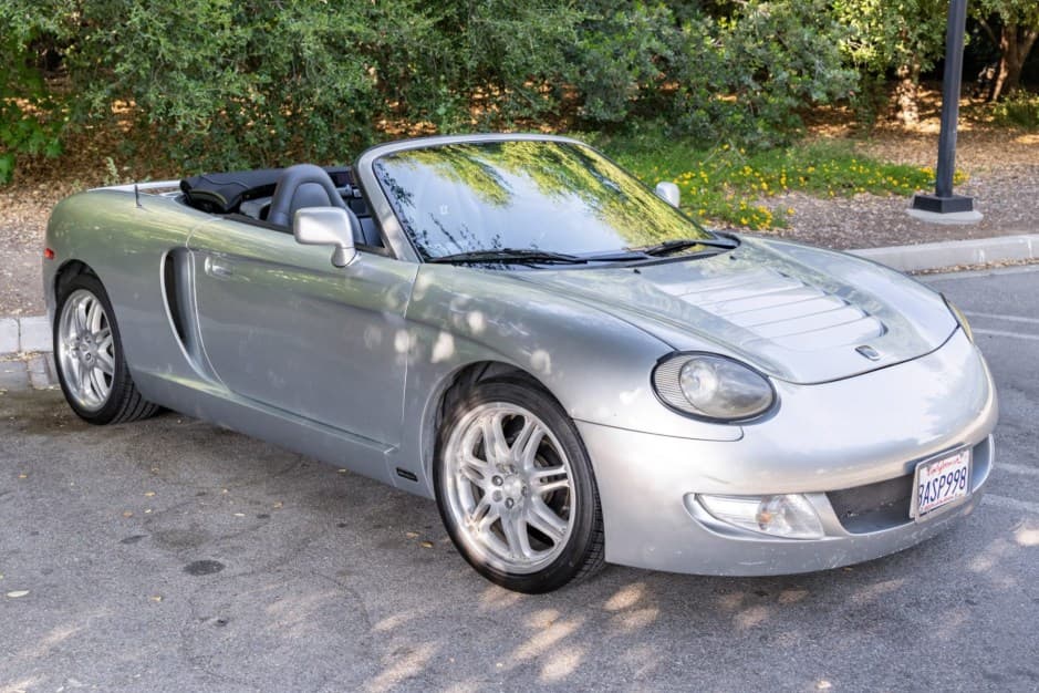 2001 Toyota W30 MR2 sold for $4,444