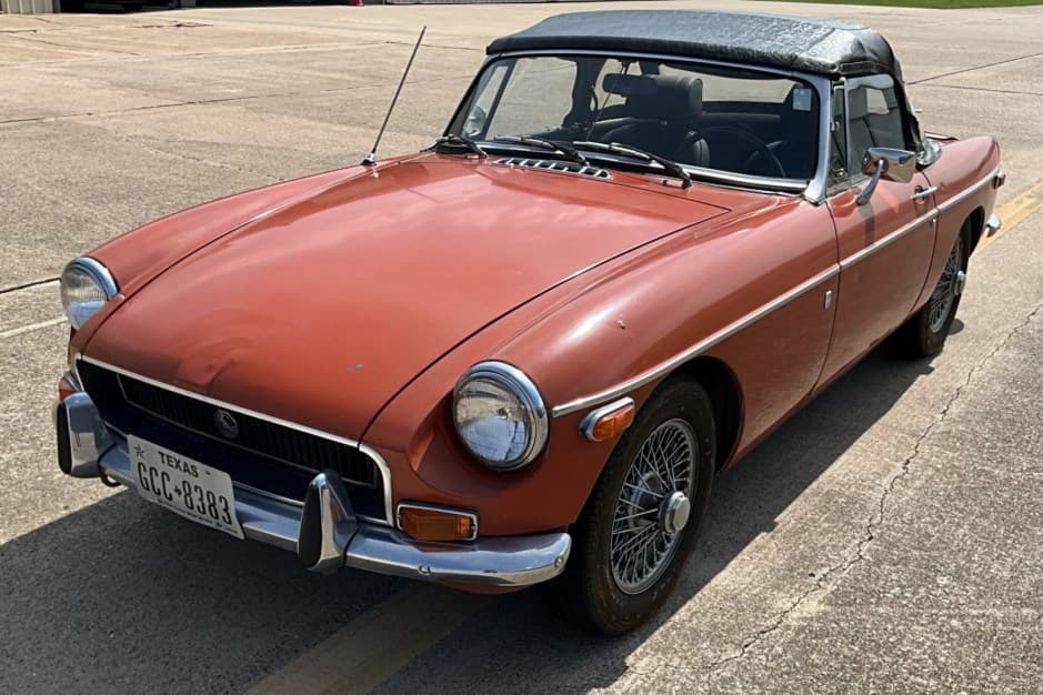 1972 MG MGB sold for $6,000