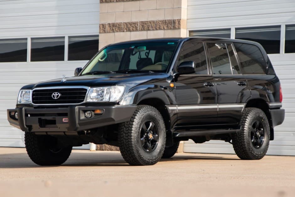 1999 Toyota Land Cruiser 100-Series sold for $43,250