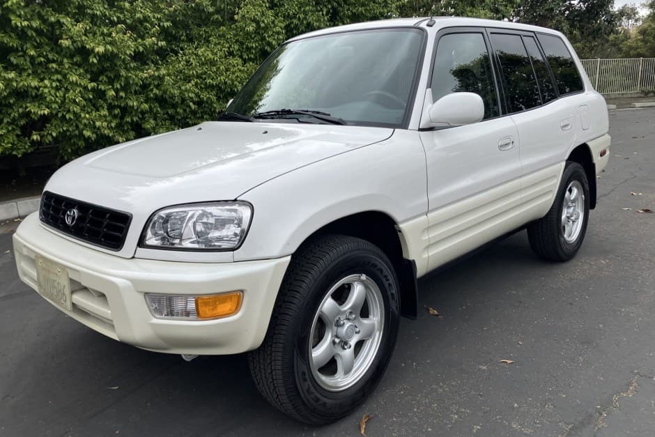 2000 Toyota RAV4 sold for $18,250