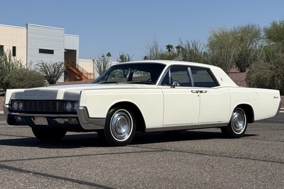 1967 Lincoln Continental (1961-1969) sold for $23,000