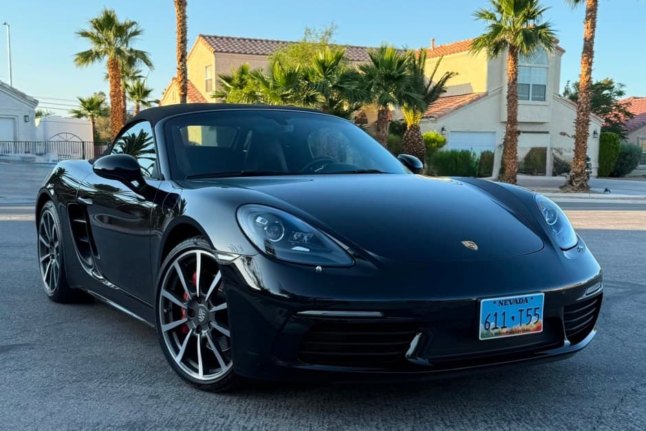 2017 Porsche 982 718 Boxster sold for $46,000