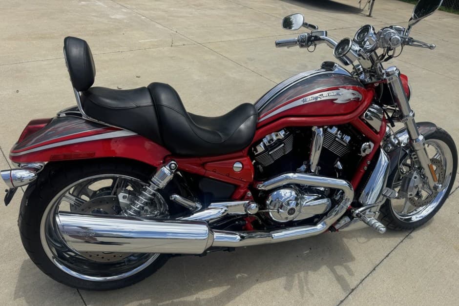 2006 Harley-Davidson V-Rod sold for $6,000