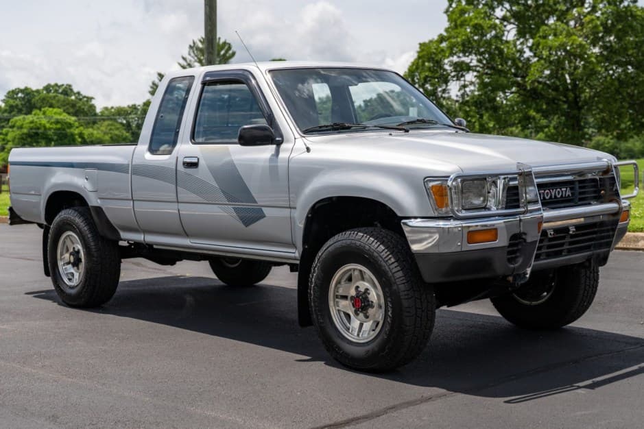 1989 Toyota Pickup (N80/90/100/110 1989-1997) sold for $13,750