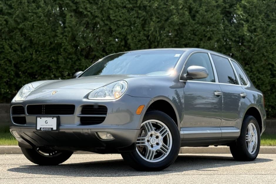 2005 Porsche 955/957 Cayenne (2003-2010) sold for $16,000