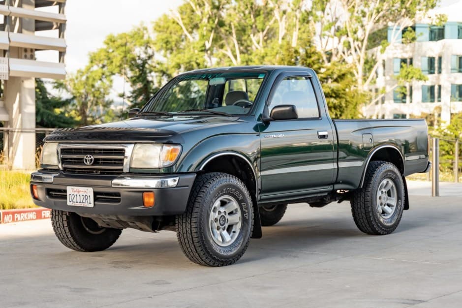 1999 Toyota Tacoma (N1X0 1995-2005) sold for $15,500
