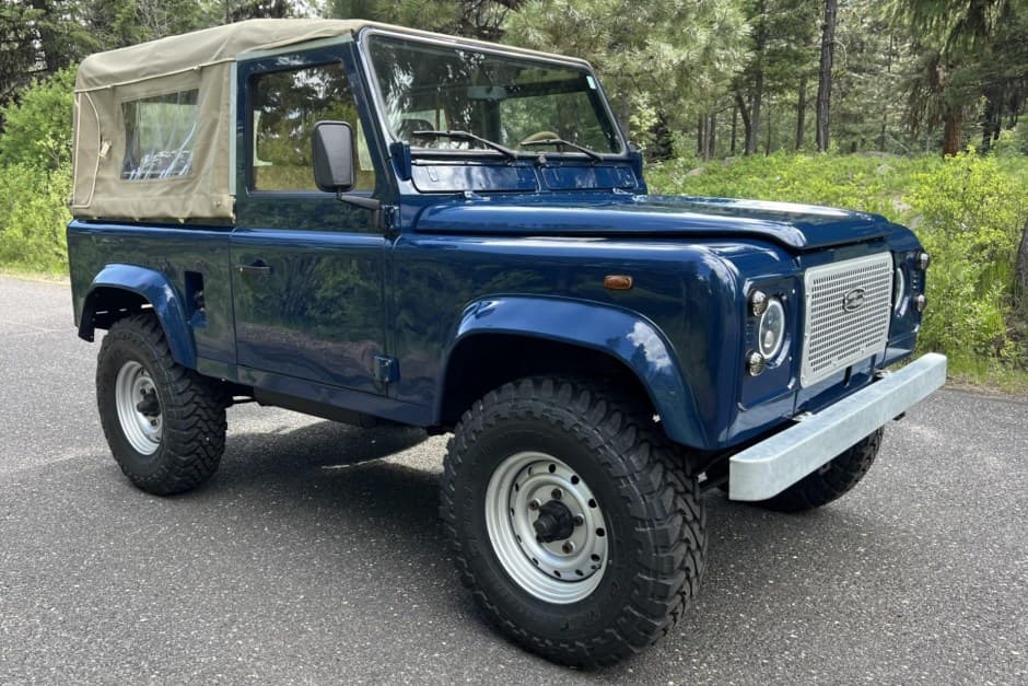 1991 Land Rover 90 / Defender 90 (Euro Spec) sold for $44,315