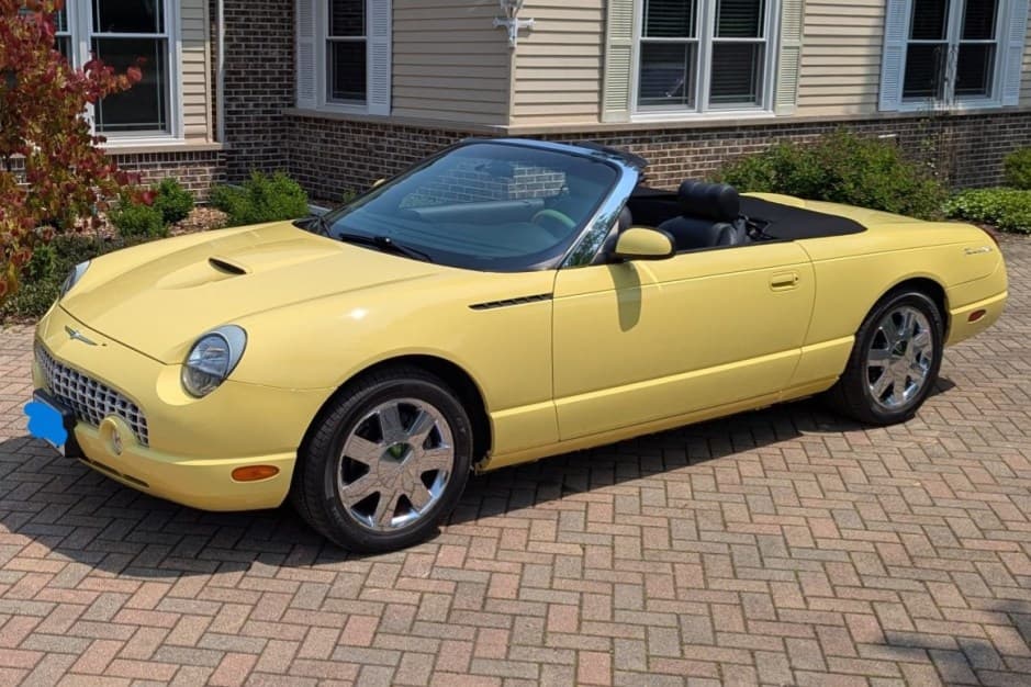 2002 Ford Thunderbird (2002-2005) sold for $12,750