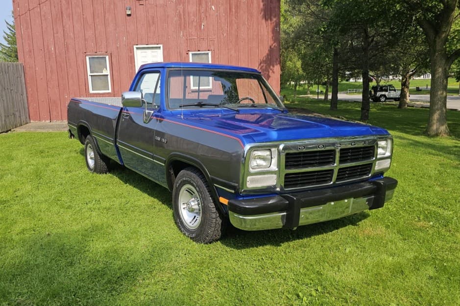 1992 Dodge Ram (1981-1993) sold for $10,500