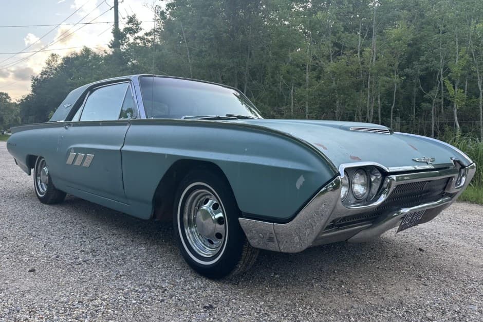 1963 Ford Thunderbird (1961-1963) sold for $2,400