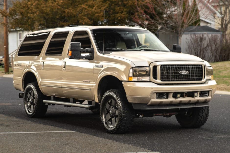2005 Ford Excursion sold for $12,000
