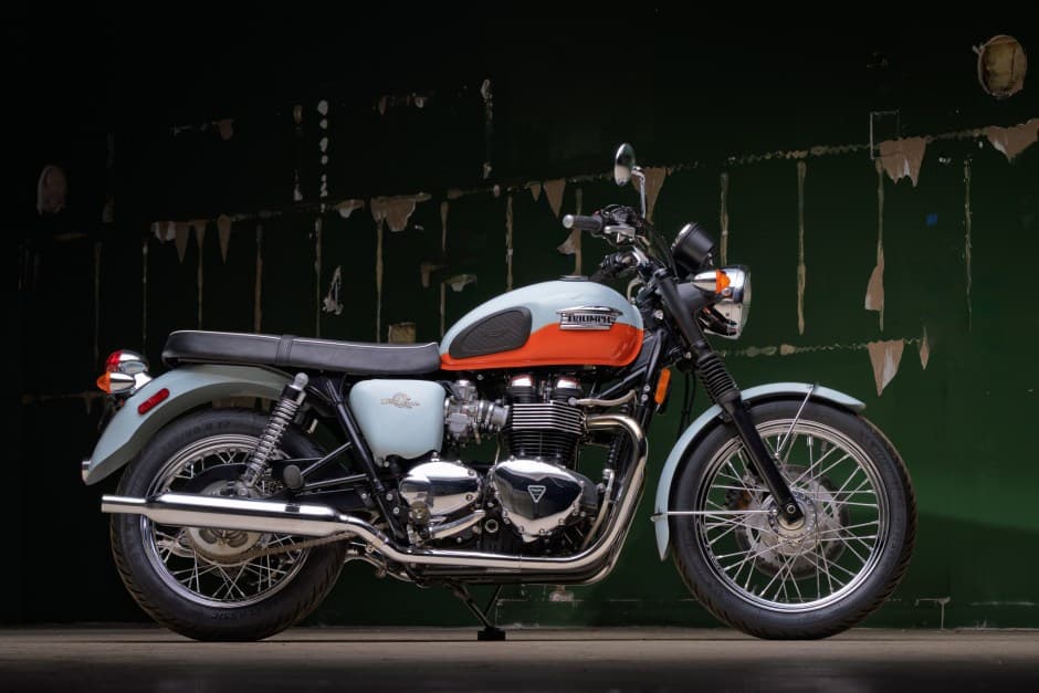 2009 Triumph New Bonneville (2000+) sold for $9,700