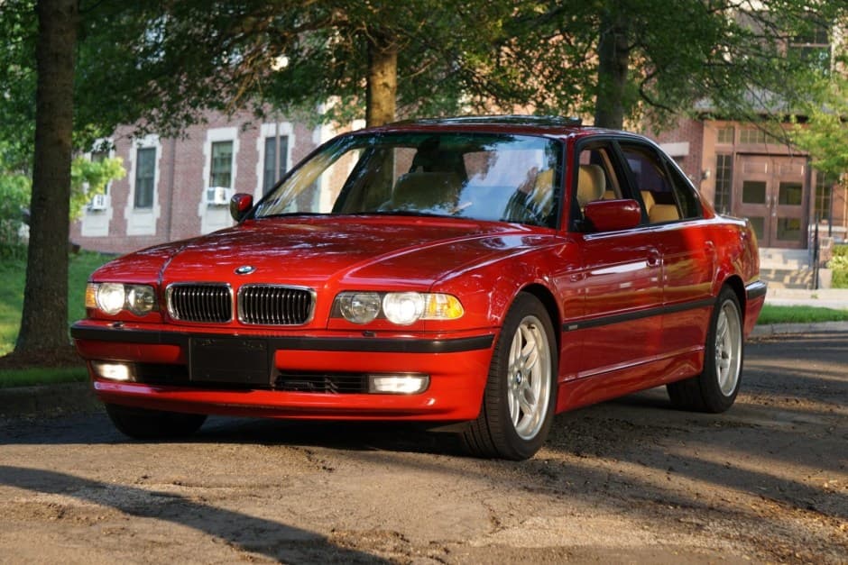 2001 BMW E38 7-Series sold for $31,777