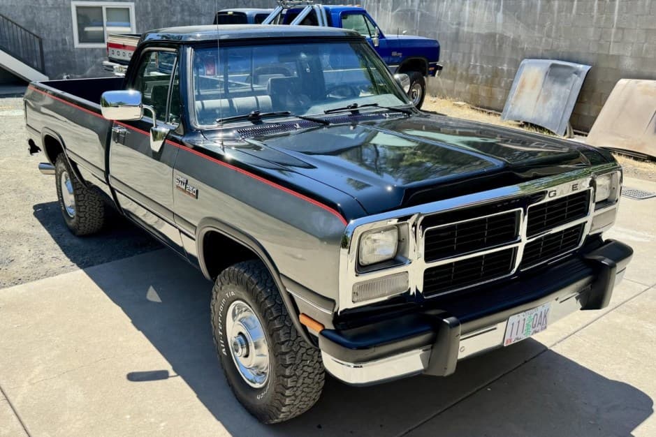1991 Dodge Ram (1981-1993) sold for $31,500