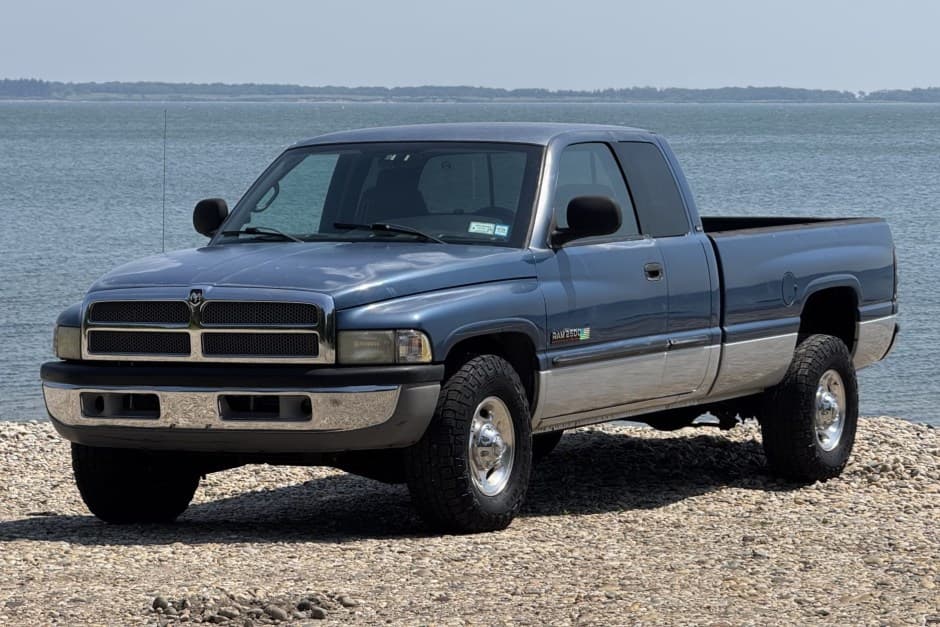 2002 Dodge Ram HD (1994-2002) sold for $8,300