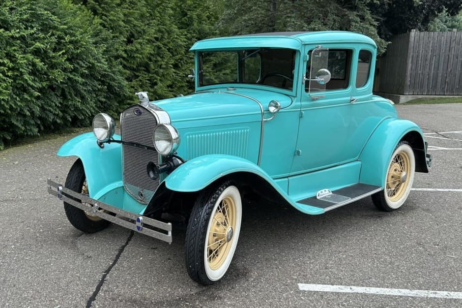 1930 Ford  sold for $9,500