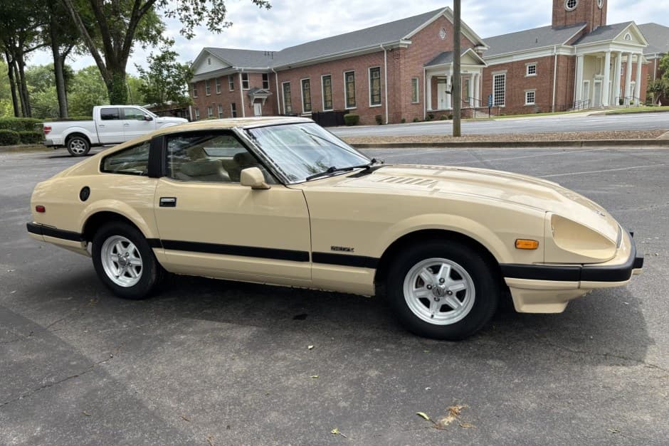 1982 Datsun 280ZX sold for $9,600