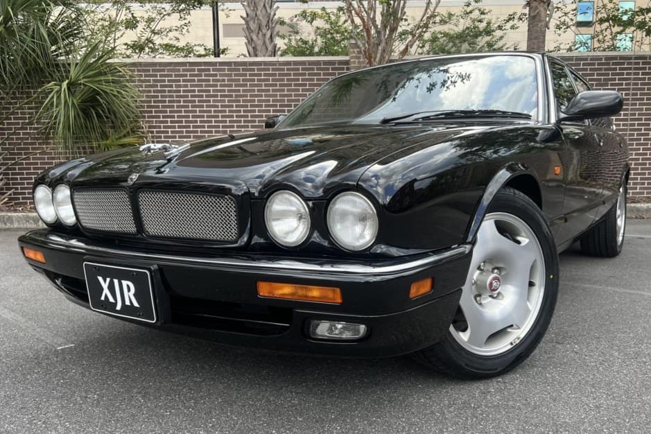 1995 Jaguar X306 XJR (1995-1997) sold for $11,250