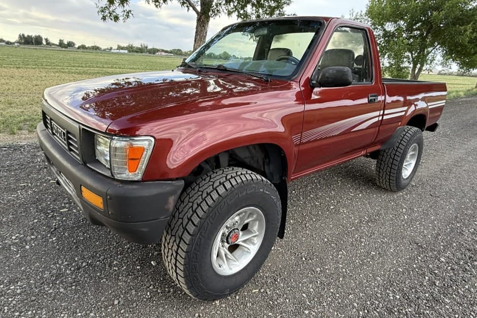 1991 Toyota Pickup (N80/90/100/110 1989-1997) sold for $10,850