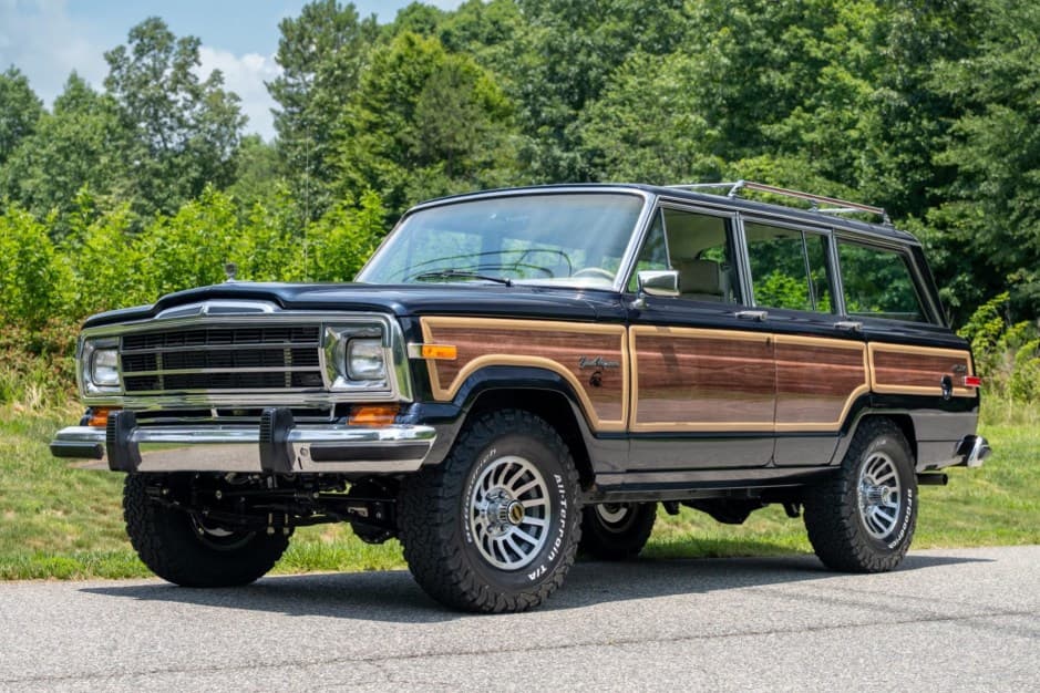 1991 Jeep SJ Grand Wagoneer sold for $137,500