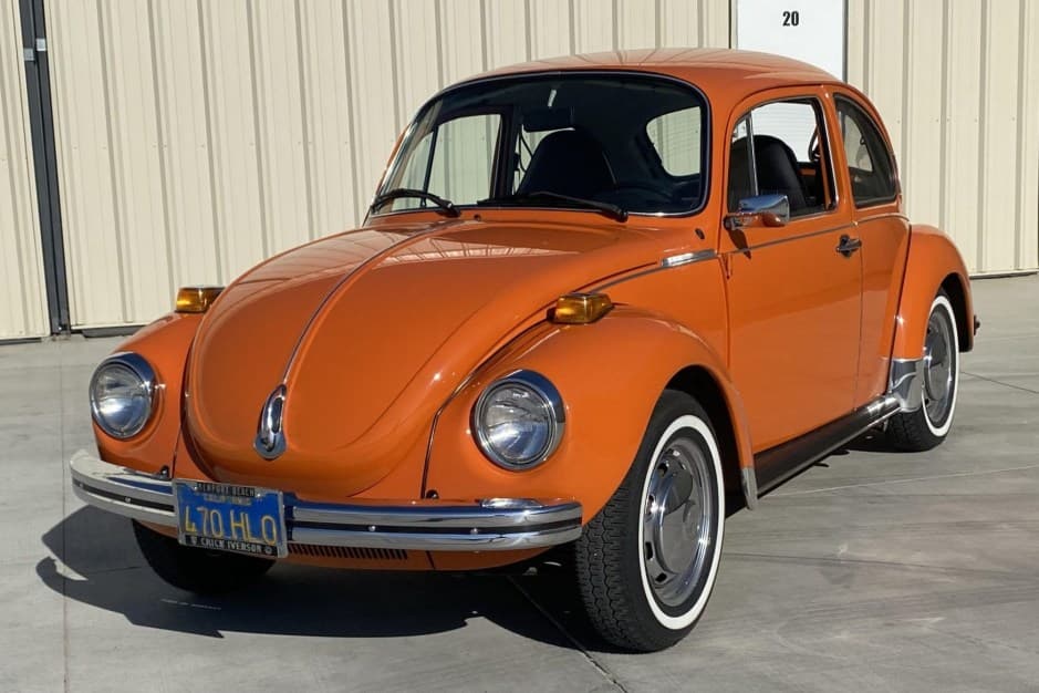 1973 Volkswagen Super Beetle sold for $11,100