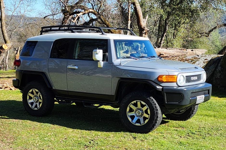 2014 Toyota FJ Cruiser sold for $21,250