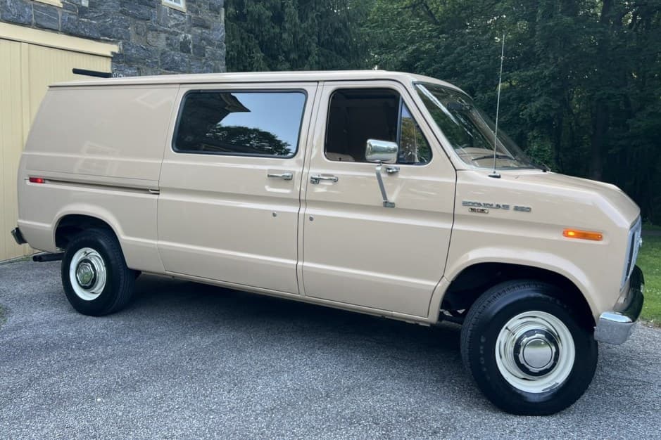 1985 Ford Econoline Van sold for $19,700