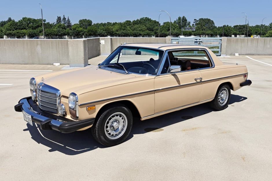 1976 Mercedes-Benz W114 & W115 sold for $12,640
